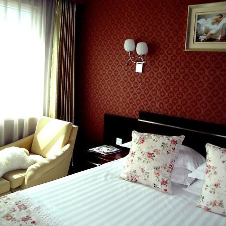 Overseas Chinese International Hotel Čching-tao Exteriér fotografie