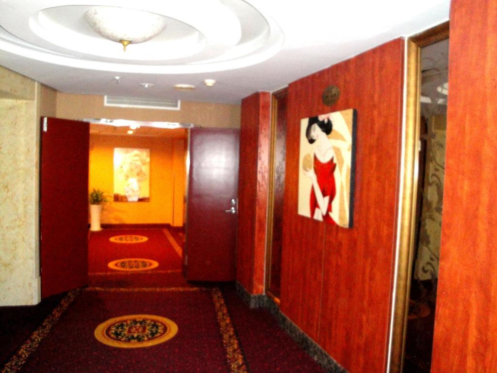 Overseas Chinese International Hotel Čching-tao Exteriér fotografie