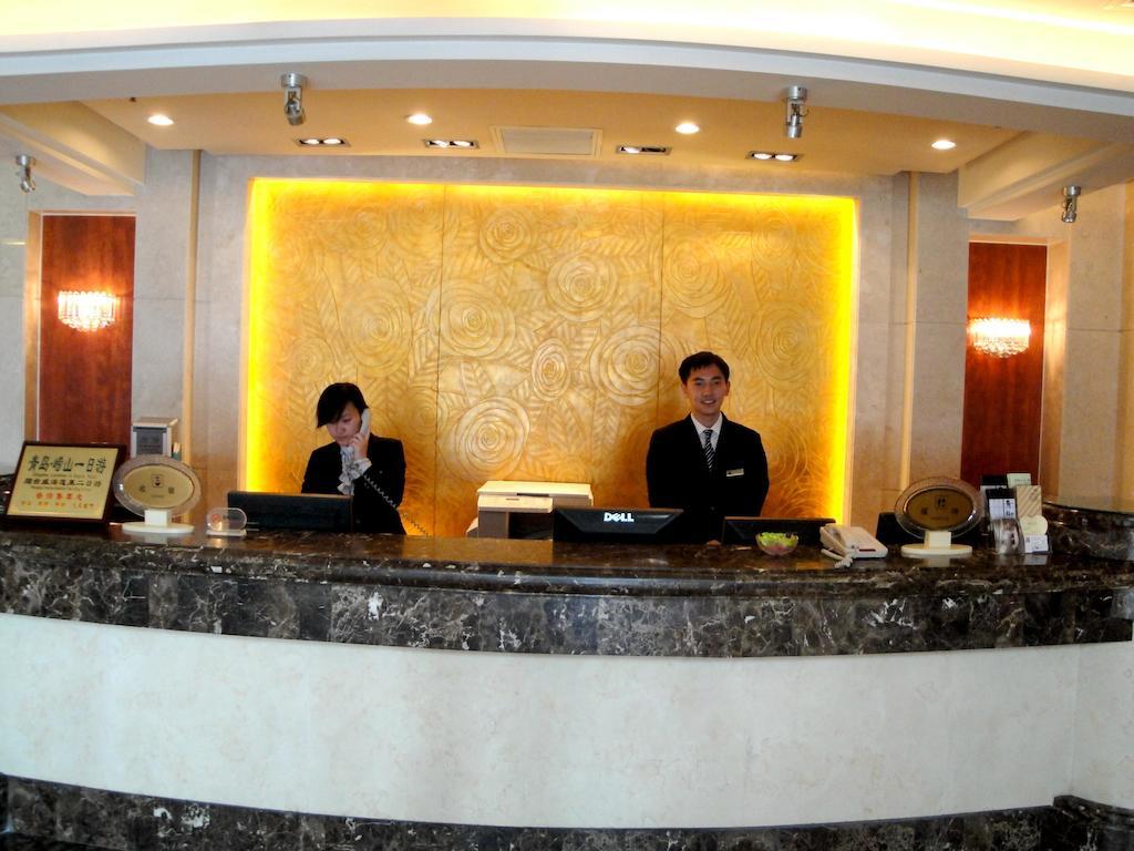Overseas Chinese International Hotel Čching-tao Exteriér fotografie