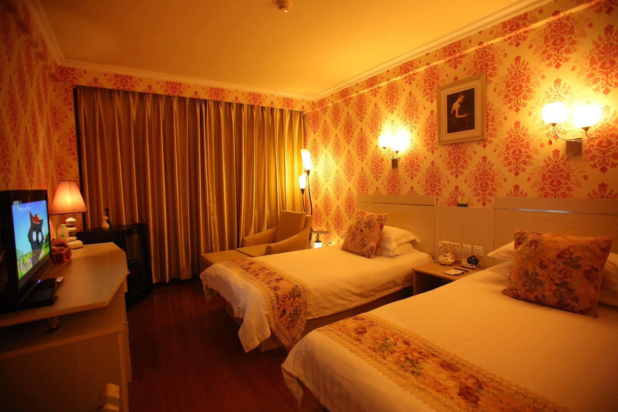 Overseas Chinese International Hotel Čching-tao Exteriér fotografie