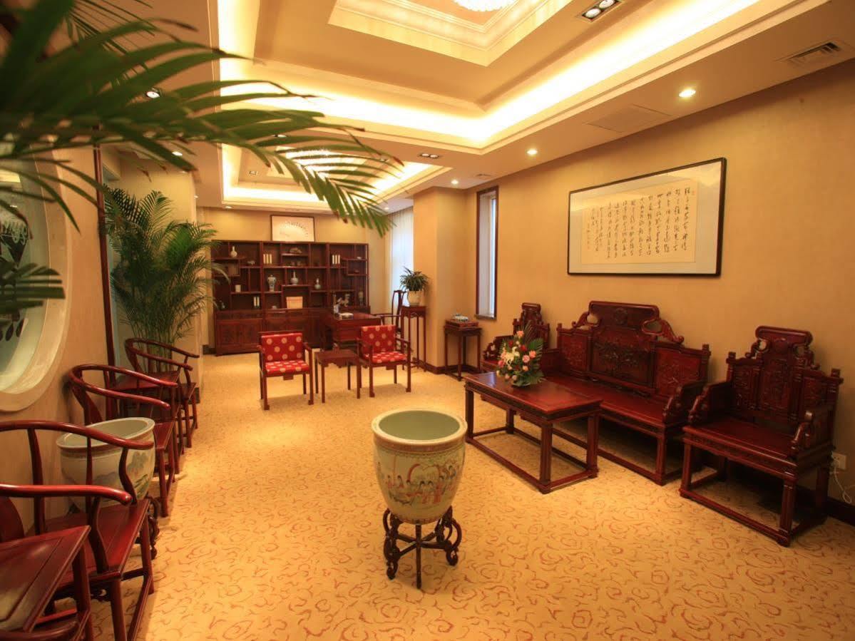Overseas Chinese International Hotel Čching-tao Exteriér fotografie